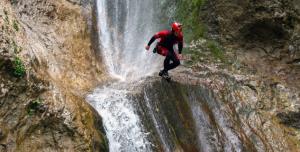 Soteskanje (canyoning)